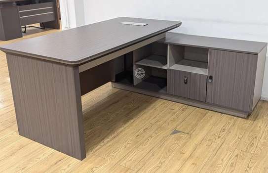 Office Desk: Manager Office Desk – 1600mm image 4