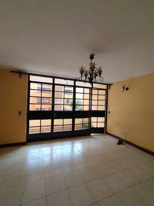 3 Bed Apartment with En Suite in Kilimani image 3