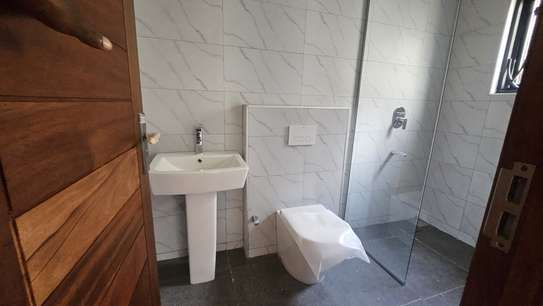 5 Bed House with En Suite in Loresho image 2