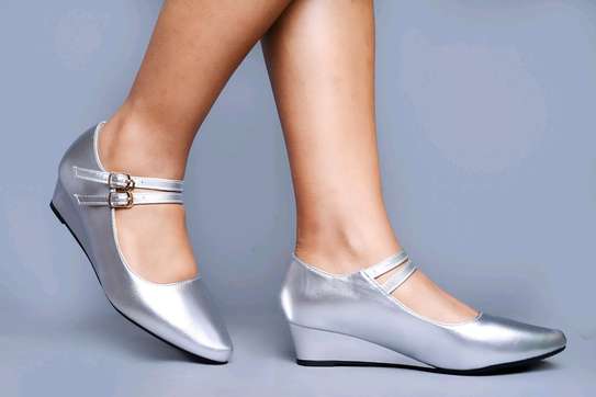 Fancy heels.for ladies image 7