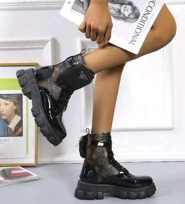 *Quality Latest Fashion Ladies Designer Prada Louis Vuitton Leather Boots* image 2