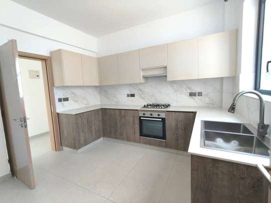 3 Bed Apartment with En Suite at Brookside Drive image 15