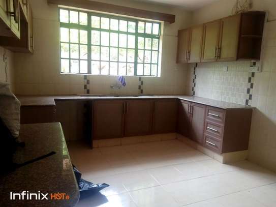 4 Bed Townhouse with Gym in Rosslyn image 14