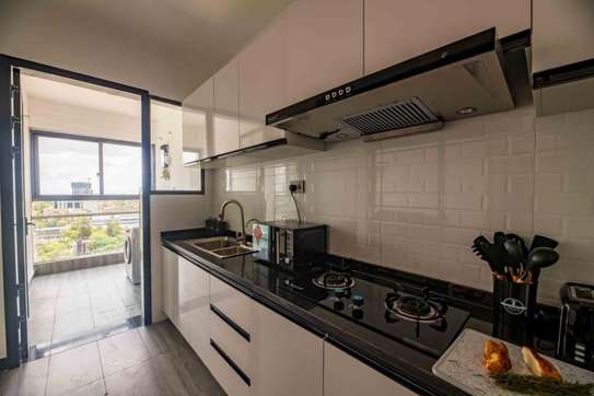 Serviced 2 Bed Apartment with En Suite at 234 image 1