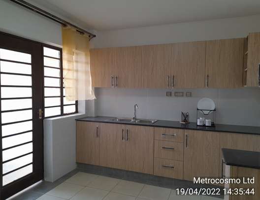 Serviced 3 Bed Apartment with En Suite in Uthiru image 4