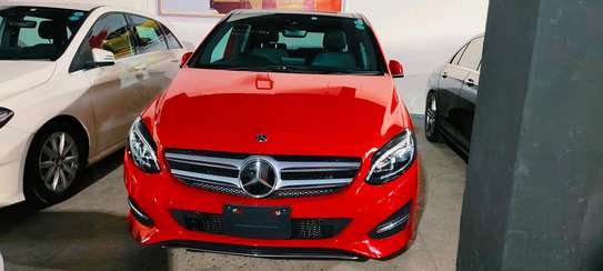 Mercedes Benz AMG B180 red 2017 image 1