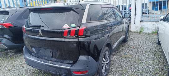 Peugeot 5008 Black 2018 image 12