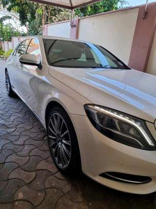 Mercedes Benz S400H Year 2014 fully loaded image 6