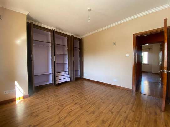 2 Bed Apartment with En Suite in Kilimani image 13