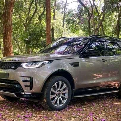 2017 Land Rover Discovery 5 image 1