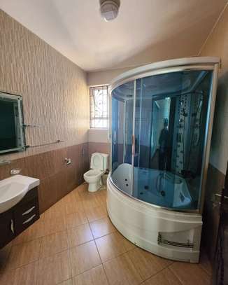 5 Bed Townhouse with En Suite in Lavington image 9