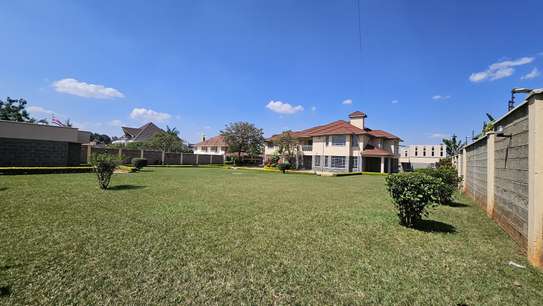 5 Bed House with En Suite in Runda image 2