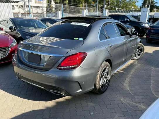 Mercedes benz c200 Sunroof 2019model image 3