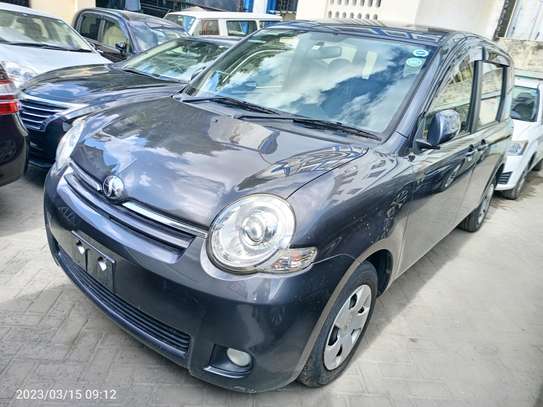 Toyota sienta Grey image 9