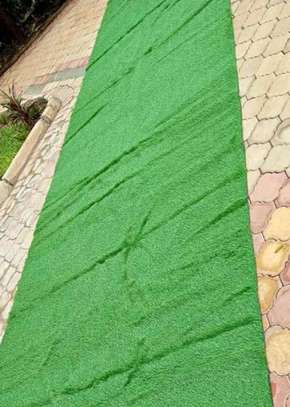 Artificial Grass Carpet Perfectly Right doe Decor image 3