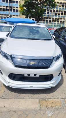 Toyota Harrier premium white sunroof 2018 2wd image 1