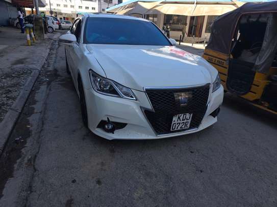 2015 model  Toyota crown athlete image 6