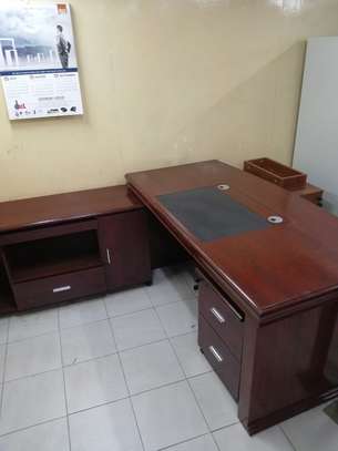 Executive and super spacious office desks image 5
