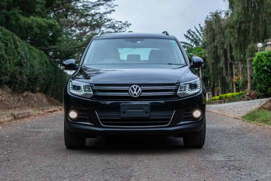 2015 Volkswagen Tiguan Black image 4