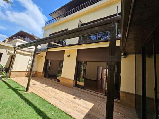 5 Bed Townhouse with En Suite in Lavington image 2