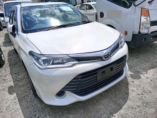 Toyota Axio G grade pearl image 1