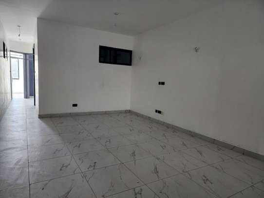 3 Bed Apartment with En Suite in Thika Road image 4