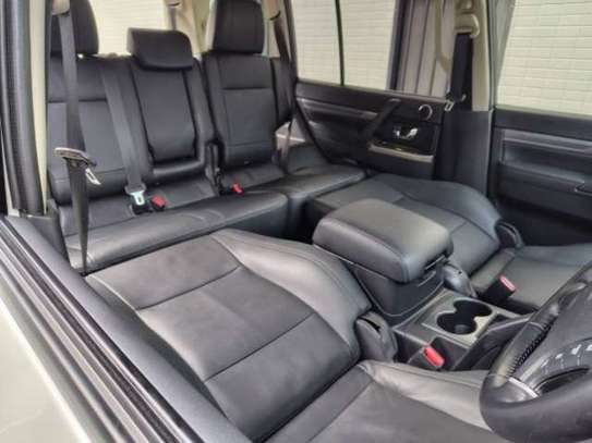 2019 MITSUBISHI PAJERO image 2