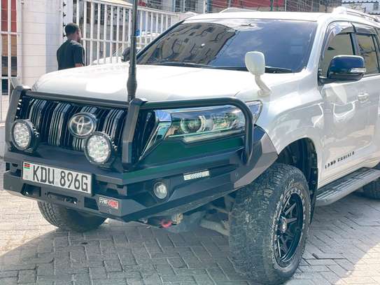 TOYOTA LANDCRUISER PRADO TX.L 2018 SUNROOF DIESEL 7SEATER image 5