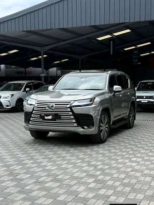 LEXUS LX500d 2022model image 3