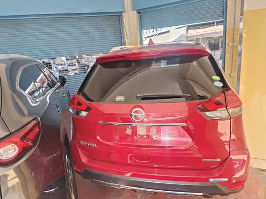 Nissan X-Trail Red Sunroof hybrid 2018 image 10