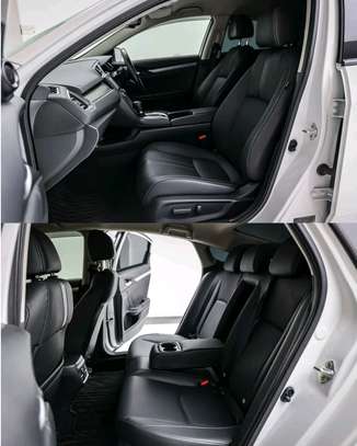 Honda Civic 2020 Sedan White Efficient Performance image 4