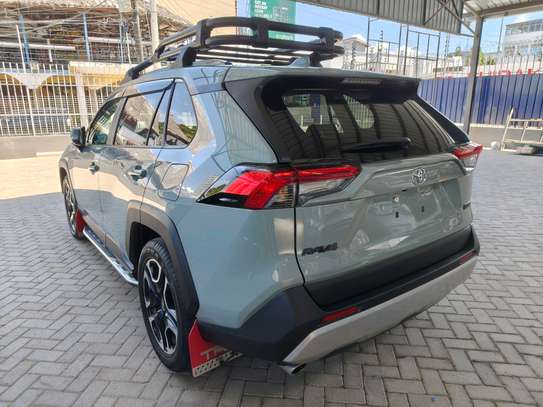 Toyota Rav4 Adventure green 2020 image 10