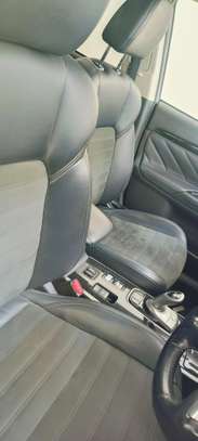 Mitsubishi Outlander SUV White Spacious Reliable image 6