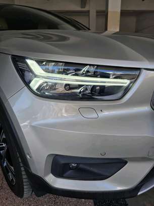 VOLVO XC40 T4  2018MODEL FULLY LOADED image 4