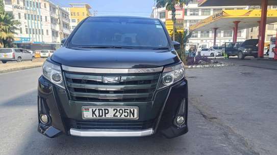 TOYOTA NOAH WXB 2017 8 SEATER image 7