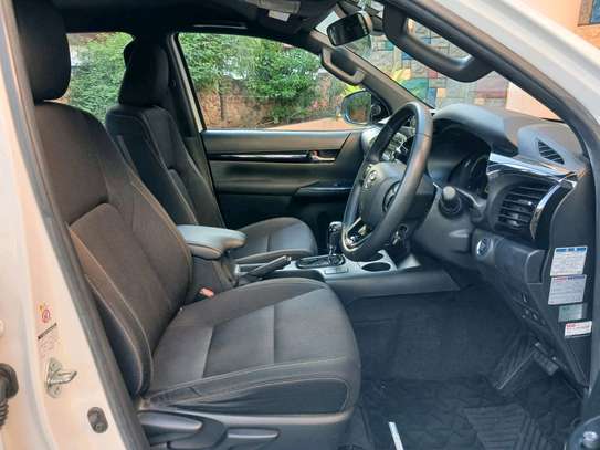 Toyota hilux double cub for sale in Kenya image 9