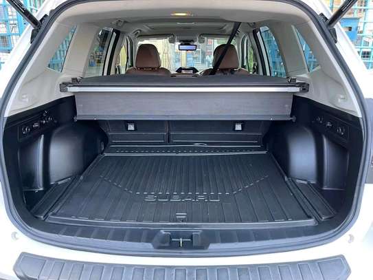 Subaru Forester E-boxer white sunroof 2019 AWD image 12