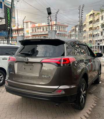 Toyota Rav4 new reg on offer in Mombasa image 2