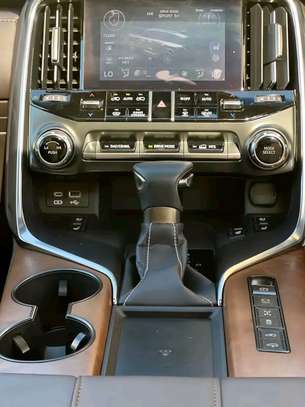 Lexus LX600 Grey SUV Luxury Spacious Powerful image 7