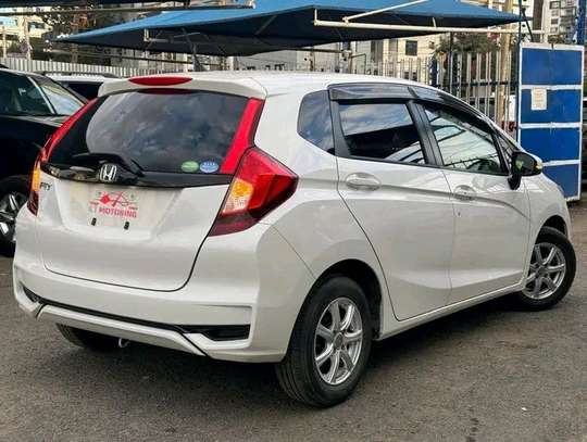 Honda fit non hybrid 2019 image 2