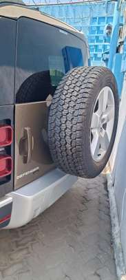 Land Rover Defender 110 Gold 2020 image 10