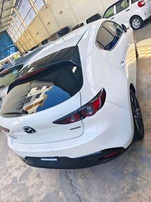 MAZDA 3,2019,1800CC,(WE ACCEPT HIRE PURCHASE) image 6