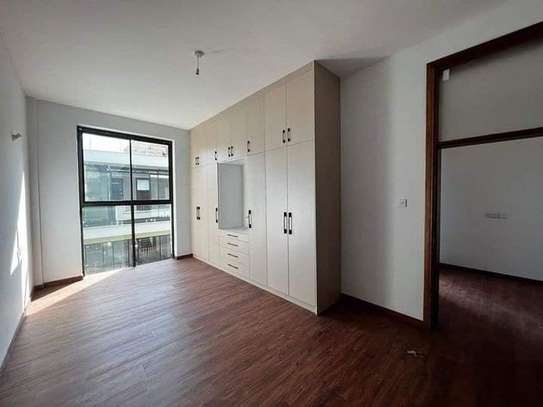 4 bedroom Townhouse for rent image 6