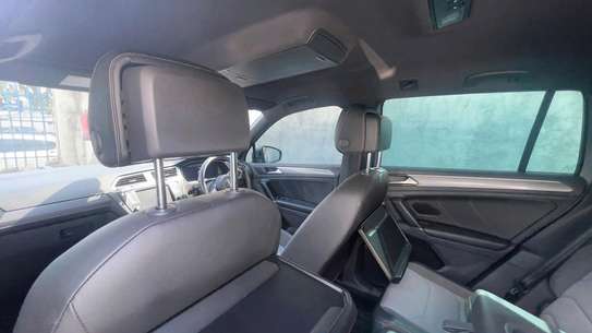 VOLKSWAGEN TIGUAN 2017MODEL image 2