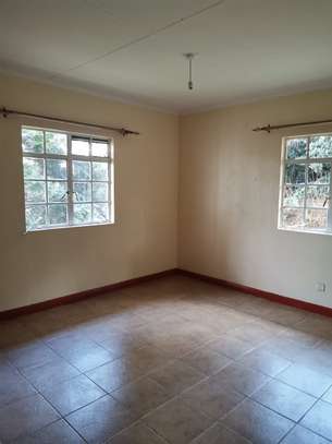 5 Bed House with En Suite in Kyuna image 40