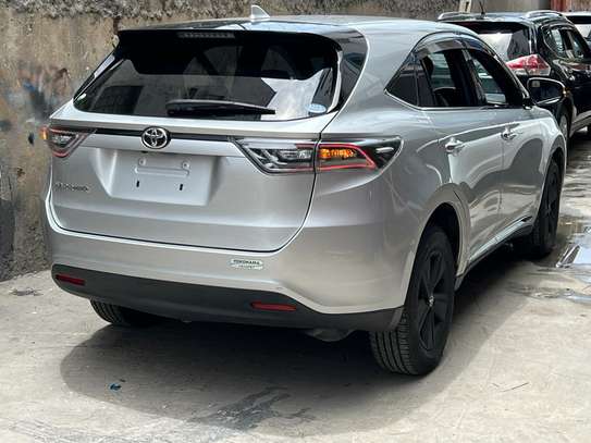 TOYOTA HARRIER (SILVER COLOUR) image 4