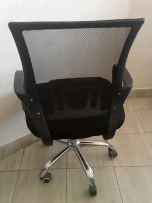 Swivel chair image 2
