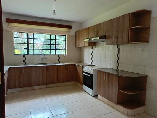4 Bed Townhouse with En Suite in Rosslyn image 11