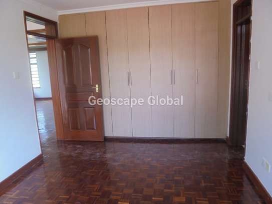 3 Bed Townhouse with En Suite in Nyari image 4