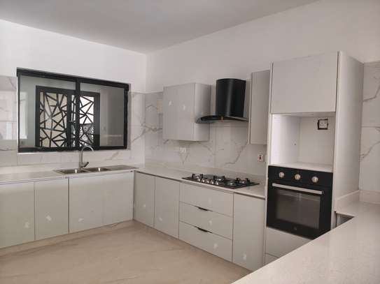 3 Bed Apartment with En Suite at Westlands image 22